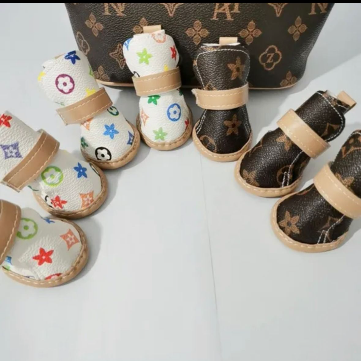 Luxus Hunde-Stiefel Set – Edles Design & Rundum Schutz