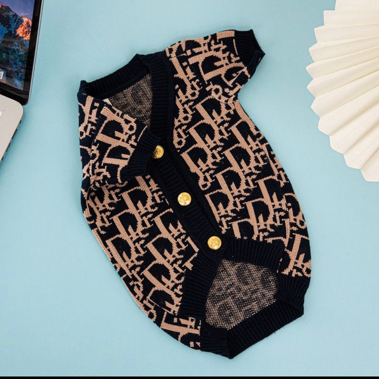 Designer-Cardigan für deinen Hund